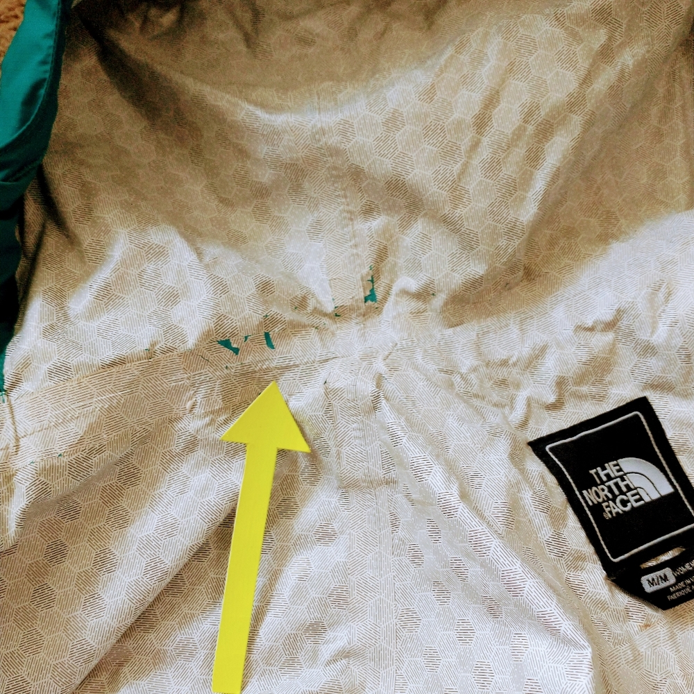 The North Face Women's Rain Jacket. - Picture 13 of 15